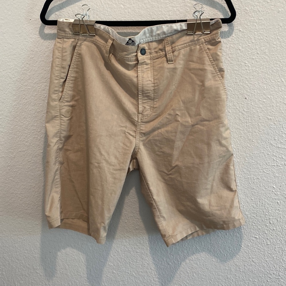 Element Mens size 32 khaki stretchable deck shorts. Comfortable casual wear.